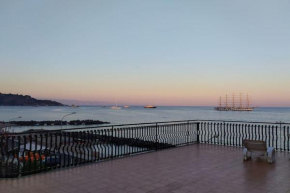 una terrazza sul mare, Giardini Naxos